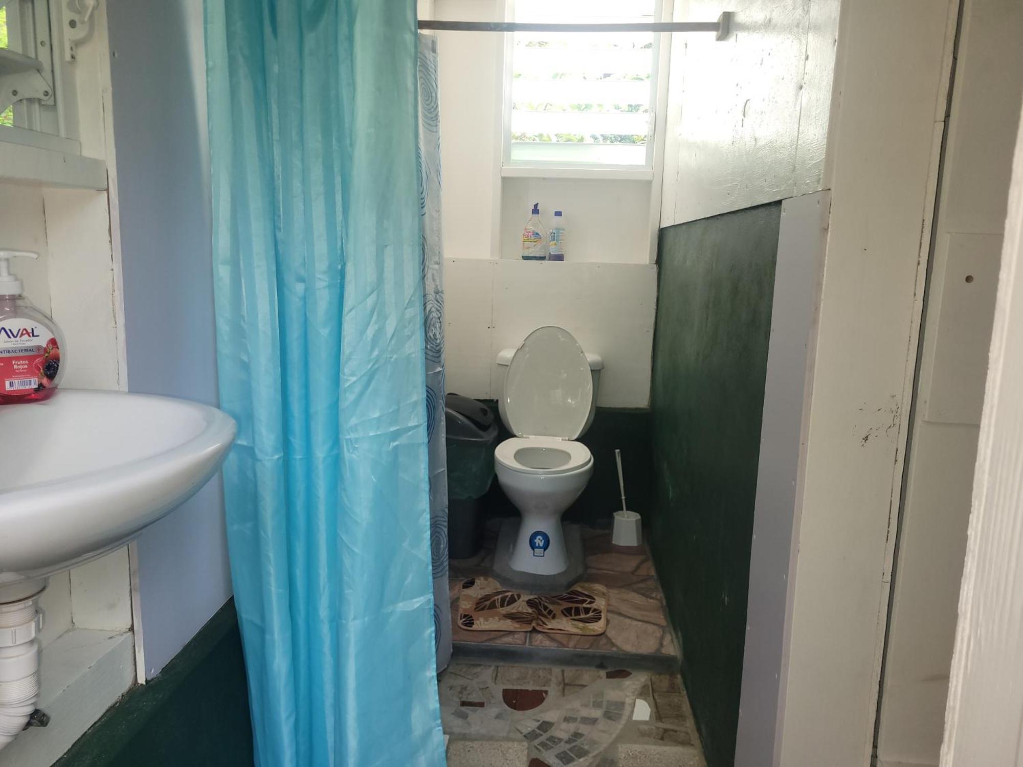Ti Kwen Glo Cho Hotel Roseau Buitenkant foto